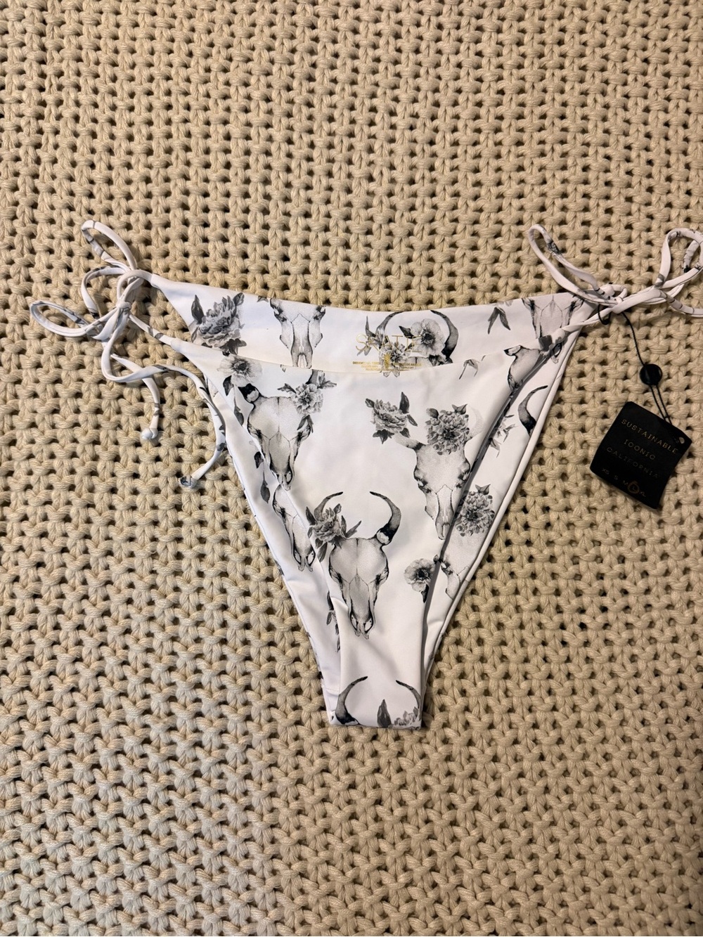 Skatie Vera Bottoms Size Large